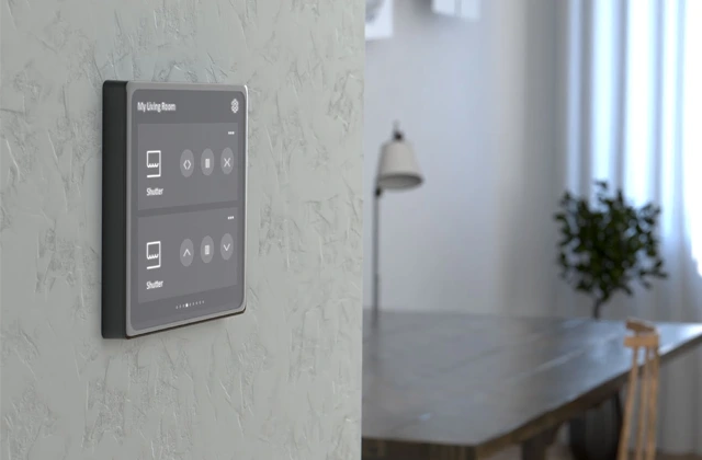 Schneider Electric KNX upravljački panel na zidu